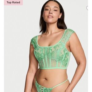 VICTORIA SECRET 

Dream Angels

Boho Floral Embroidery Cap-Sleeve Corset